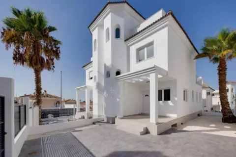 Chalet en La Marina