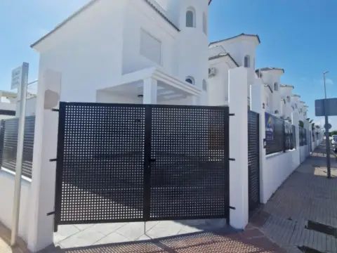 Chalet en La Marina