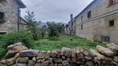 Terreno en calle Iglesia