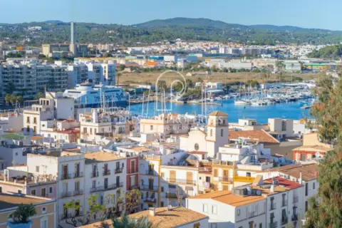 Piso en Dalt Vila-La Marina