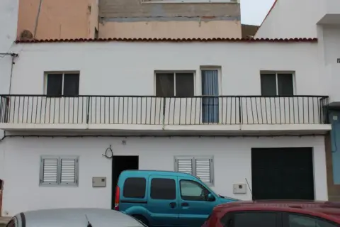 Casa adosada en calle Gran Canaria