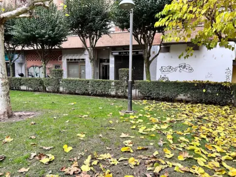 Local comercial en calle de la Batalla de Clavijo, 25