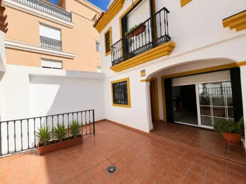 Casa pareada en calle de Miguel Carrera