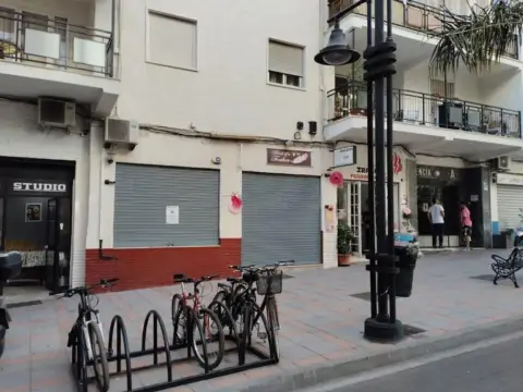 Local comercial en Los Boliches