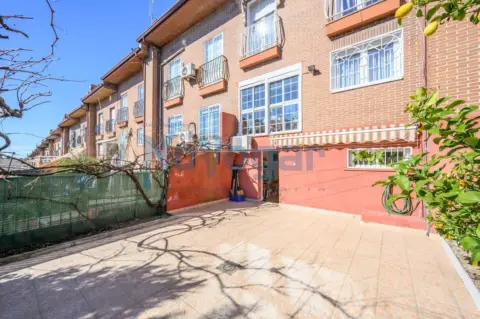 Casa adosada en calle de Julio Verne