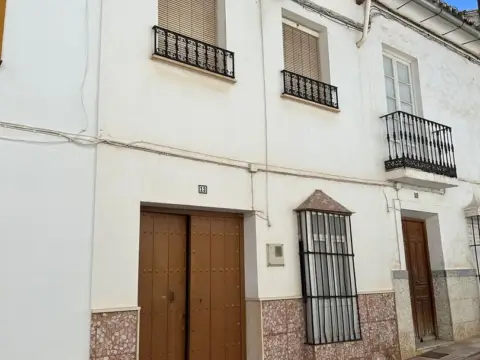 Casa adosada en calle de la Silla, 13
