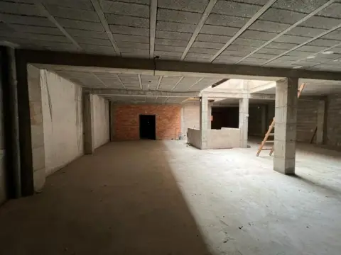 Edificio en Venta en Pego