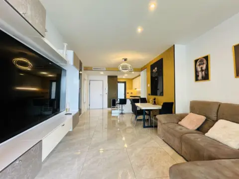 Apartamento en Avenida de la República Argentina, 6