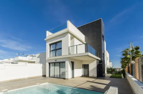 Chalet en Venta en San Miguel de Salinas