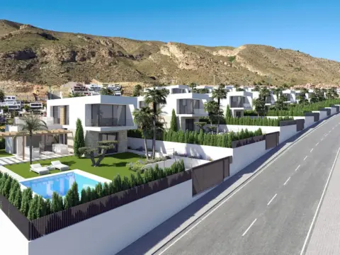 Chalet en Venta en Urbanización Golf Bahía