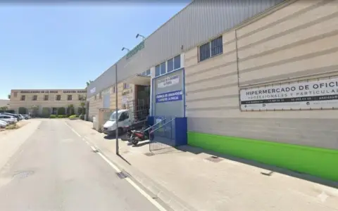Local comercial en Plaza Industrial L'Alberca
