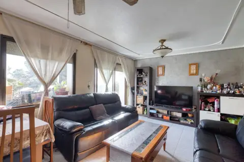 Piso en Avenida de la Alegria