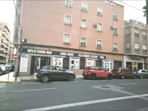 Local comercial en Carrer Maestro Giner