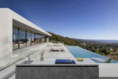 Casa en Avinguda del Mirador, 2