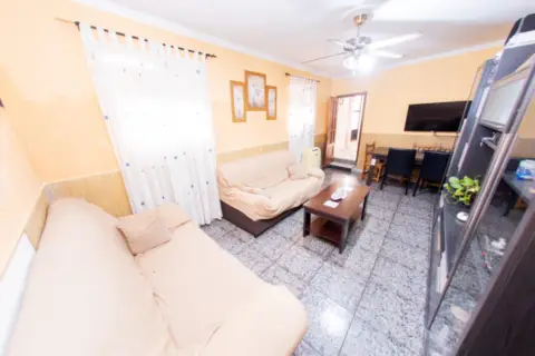 Casa en calle de Ortega Melgarés, 1