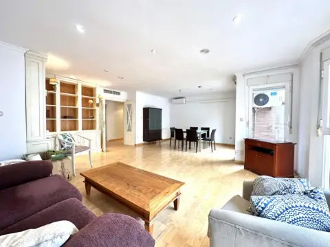 Piso en Avenida Juan Carlos I, 38