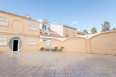 Chalet en calle de Manuel Carboneres