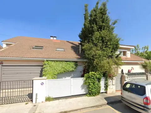 Chalet en La Florida-Cerca Tren