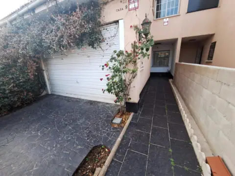 Chalet en La Florida-Cerca Tren