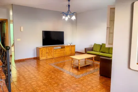 Casa pareada en calle Gabriel Celaya