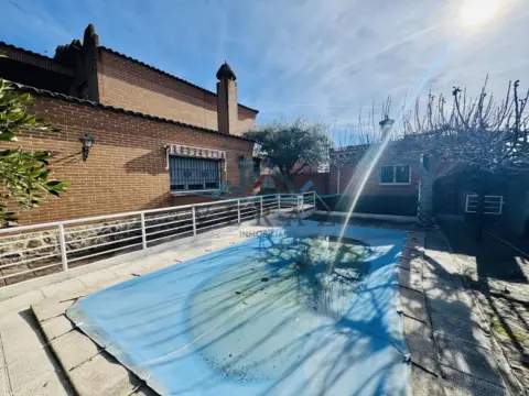 Chalet en calle del Puerto de San Vicente