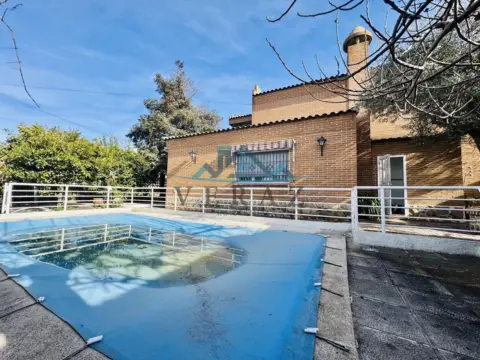 Chalet en calle del Puerto de San Vicente