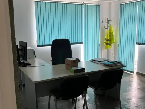 Oficina en Pedanías Oeste