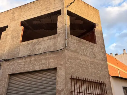 Edificio en Torreaguera