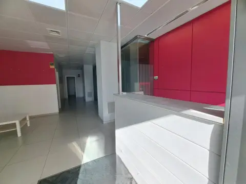 Local comercial en Centro Urbano