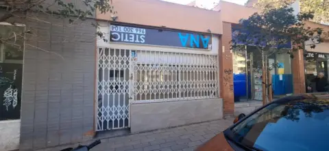 Local comercial en calle Catedratico La Fuente Vidal, nº 9