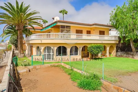 Chalet en calle Aldaba