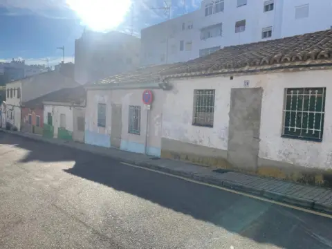 Terreno en calle de Fray Lamberto de Zaragoza