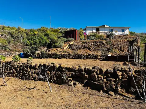Finca rústica en calle de la Corujera