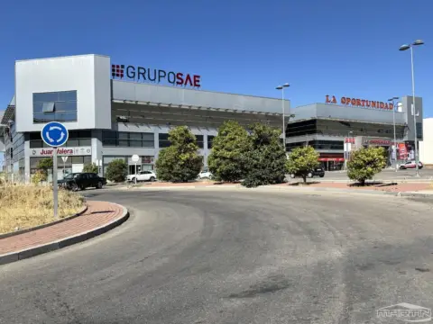 Local comercial en calle de Luisa López Fijo, 1