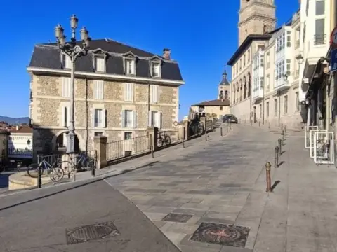 Piso en calle Pintorería