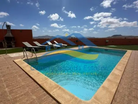 Chalet en calle 60 El Carbon