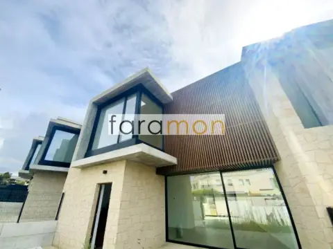 Casa adosada en Camino del Piñeiro