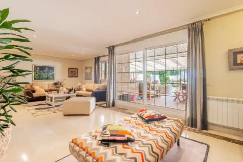 Casa adosada en calle de la Comunidad de Canarias