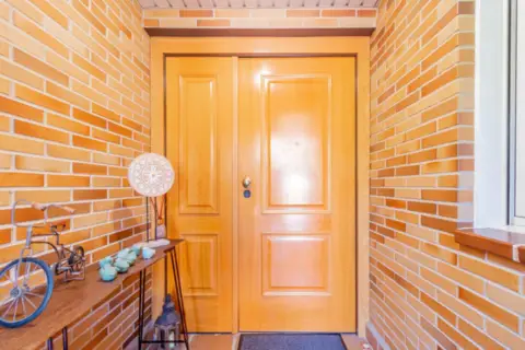 Casa adosada en calle de la Comunidad de Canarias