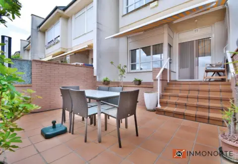 Casa adosada en Avenida de los Derechos Humanos