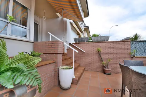 Casa adosada en Avenida de los Derechos Humanos