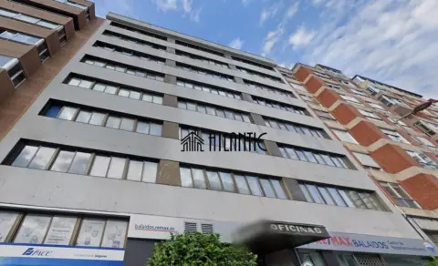 Oficina en calle Coruña