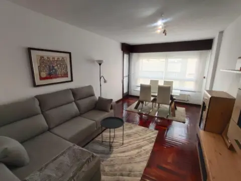 Piso en calle de Venezuela, 8