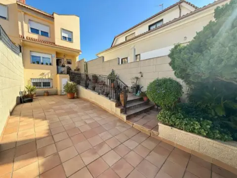 Casa adosada en calle de Gandarón, 69