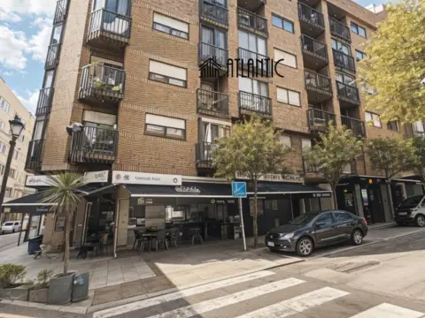 Piso en calle de Sevilla, 12