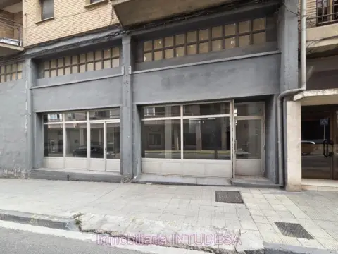 Local comercial en calle de Díaz Bravo