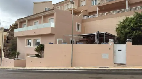 Casa adosada en Avenida de la Envia, 69