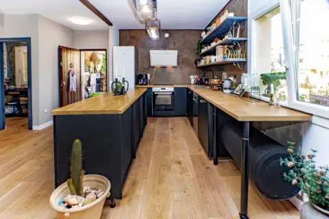 Casa adosada en Avenida de la Envia, 69