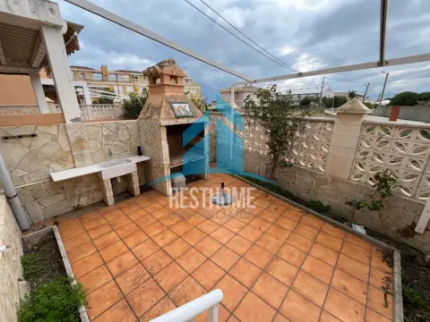 Casa adosada en La Vega - Marenyet