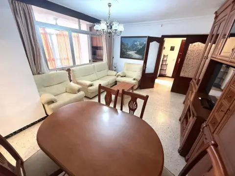 Piso en Barriada - Corte Inglés